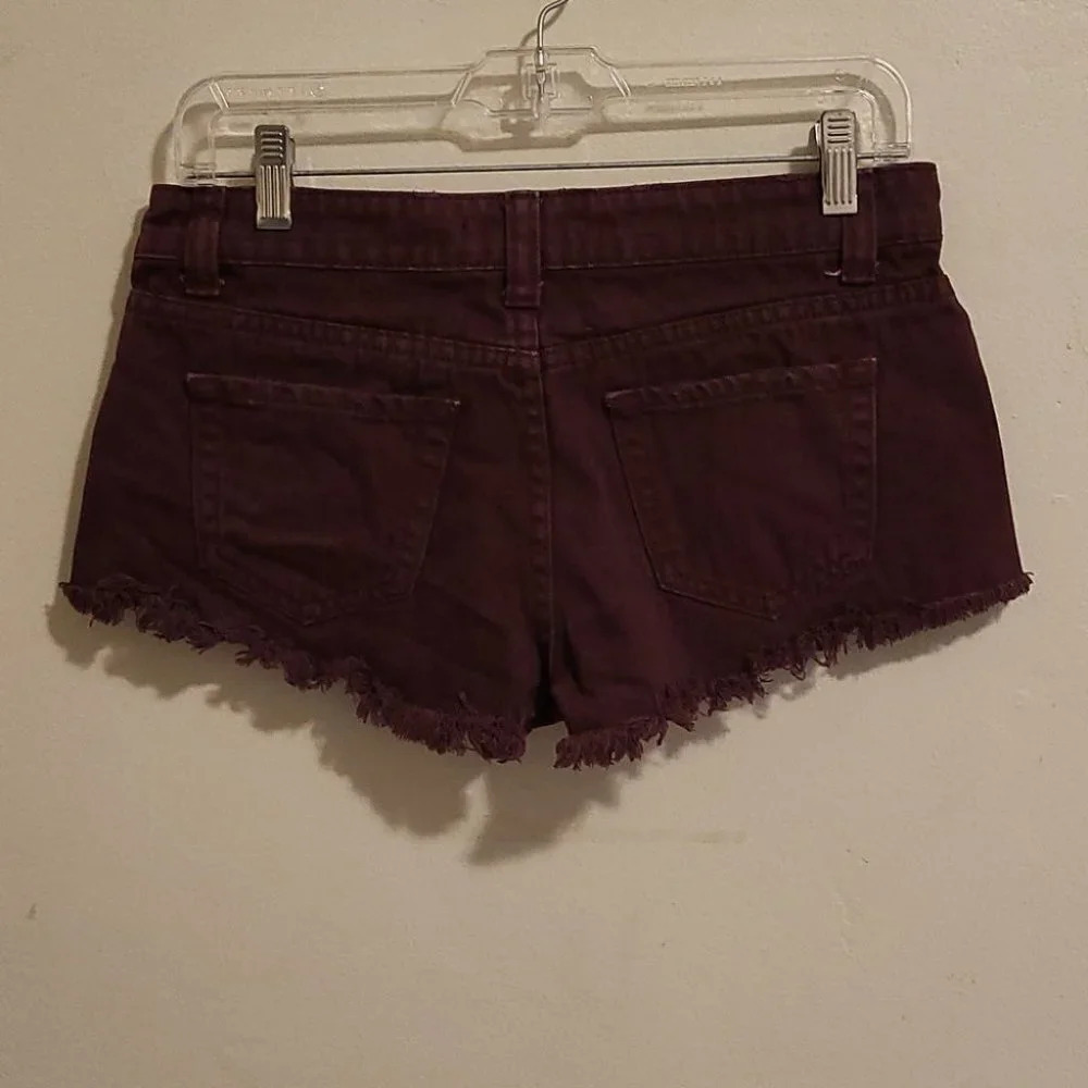 Forever 21 Shorts (Burg) - Picture 2 of 4